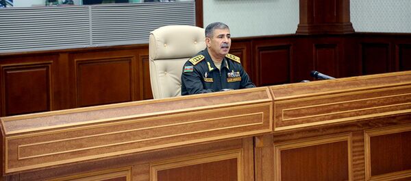 На Центральном командном пункте под руководством Закира Гасанова состоялось служебное совещание На Центральном командном пункте под руководством Закира Гасанова состоялось служебное совещание - Sputnik Азербайджан