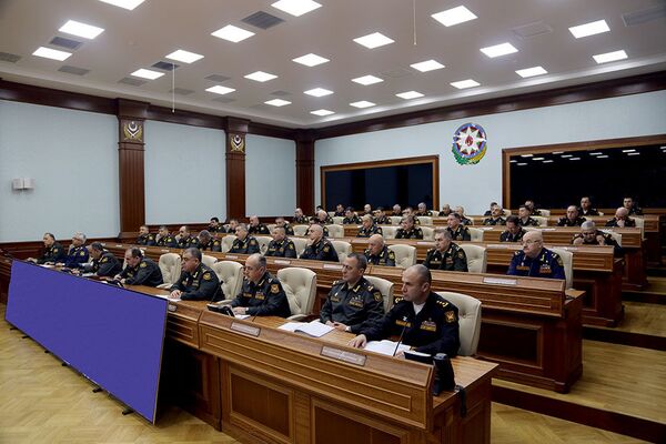 Закир Гасанов: азербайджанская армия в любое время должна быть готова к боевым операциям - Sputnik Азербайджан