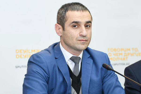 Вице-президент Центра экономических исследований и обучения Радиль Фатуллаев - Sputnik Азербайджан