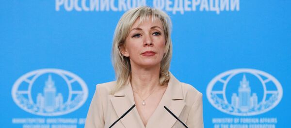Официальный представитель министерства иностранных дел России Мария Захарова во время брифинга в Москве Официальный представитель министерства иностранных дел России Мария Захарова во время брифинга в Москве - Sputnik Азербайджан