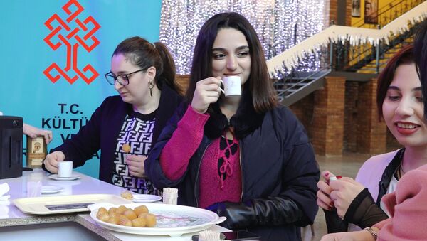 Для любителей чая и кофе: в Баку раскрывают секрет идеального напитка - Sputnik Азербайджан