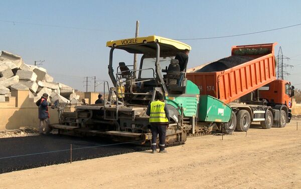 Реконструкция автодороги в Гарадагском районе Баку - Sputnik Азербайджан