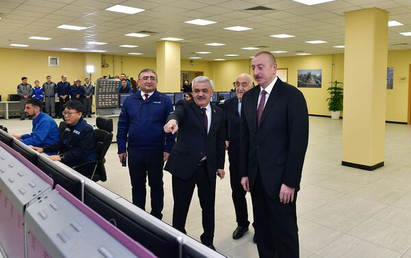 Президент Ильхам Алиев принял участие в открытии завода SOCAR карбамид в Сумгайыте - Sputnik Азербайджан