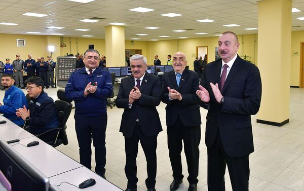 Президент Ильхам Алиев принял участие в открытии завода SOCAR карбамид в Сумгайыте - Sputnik Азербайджан
