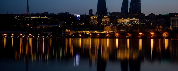 Вид на небоскребы с набережной в Баку - Sputnik Азербайджан
