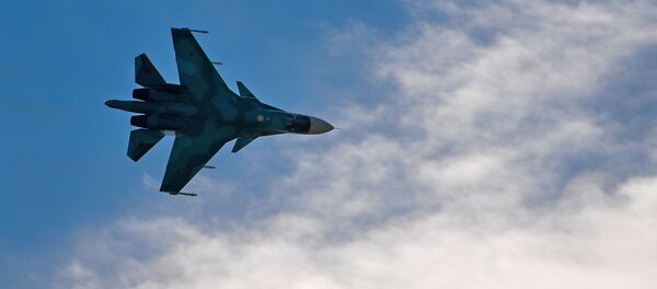 Фронтовой бомбардировщик Су-34 Фронтовой бомбардировщик Су-34 - Sputnik Азербайджан