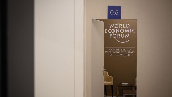 Двусторонняя комната в конгресс-центре в Давосе, Швейцария, перед открытием ежегодной встречи Всемирного экономического форума (ВЭФ) - Sputnik Азербайджан