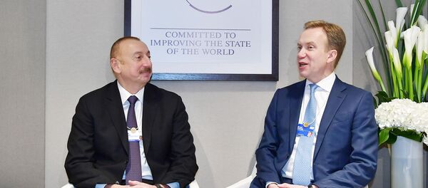 İlham Əliyev Davosda Dünya İqtisadi Forumunun prezidenti ilə görüşüb - Sputnik Азербайджан