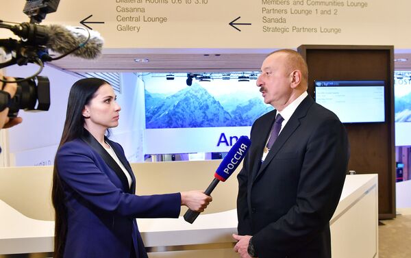 Президент Азербайджана Ильхам Алиев в Давосе дал интервью телеканалу Россия 1 - Sputnik Азербайджан