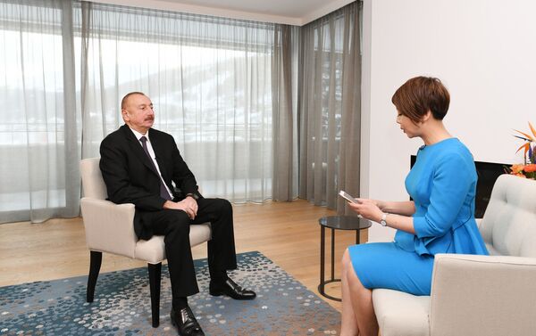 Президент Азербайджана Ильхам Алиев в Давосе дал интервью китайскому телеканалу CGTN (China Global Television Network) - Sputnik Азербайджан