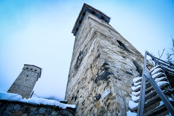 Сванские башни в поселке Местиа, Верхняя Сванетия - Sputnik Азербайджан