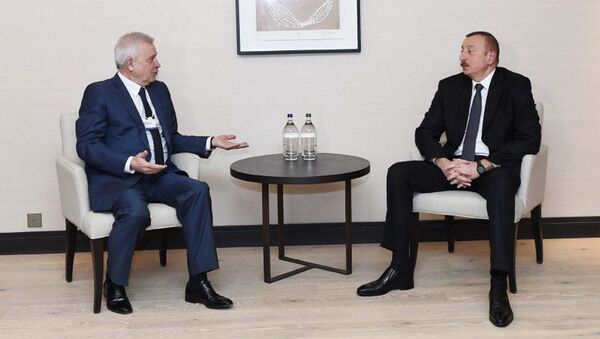 Prezident İlham Əliyev Davosda Rusiyanın “LUKoil” şirkətinin prezidenti ilə görüşüb - Sputnik Azərbaycan