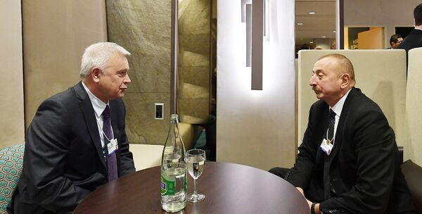 Президент Алиев проводит встречи в Давосе Президент Алиев проводит встречи в Давосе - Sputnik Азербайджан