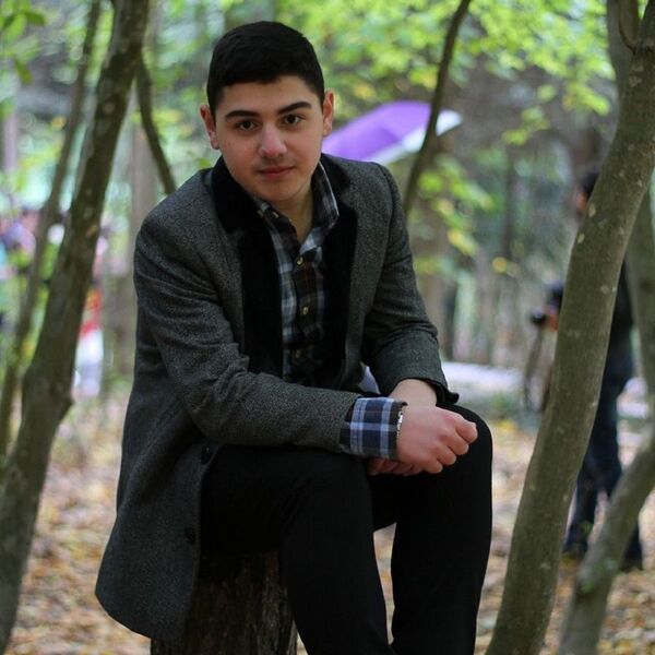 Молодые азеры