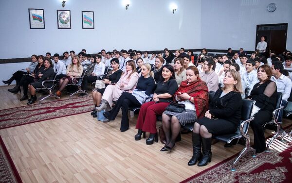 Просветительский семинар Последствия ранних браков и борьба с ними - Sputnik Азербайджан