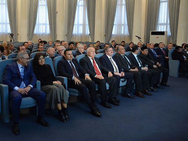 Официальный Баку: важно восстановить диалог между общинами Нагорного Карабаха Официальный Баку: важно восстановить диалог между общинами Нагорного Карабаха - Sputnik Азербайджан