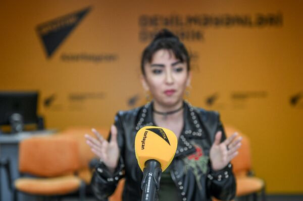 Круглый стол на тему Что больше всего волнует азербайджанскую молодежь - Sputnik Азербайджан