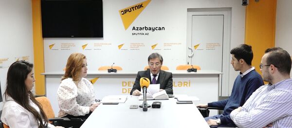 Кто его родители и какое у него имущество - о мировоззрении в молодых семьях Кто его родители и какое у него имущество - о мировоззрении в молодых семьях - Sputnik Азербайджан