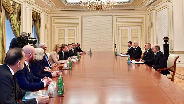 Президент Ильхам Алиев принял делегацию Германии - Sputnik Азербайджан
