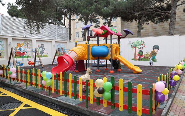 Первый вице-президент Мехрибан Алиева приняла участие в открытии нового детского сада номер 6 в Хатаинском районе Баку - Sputnik Азербайджан