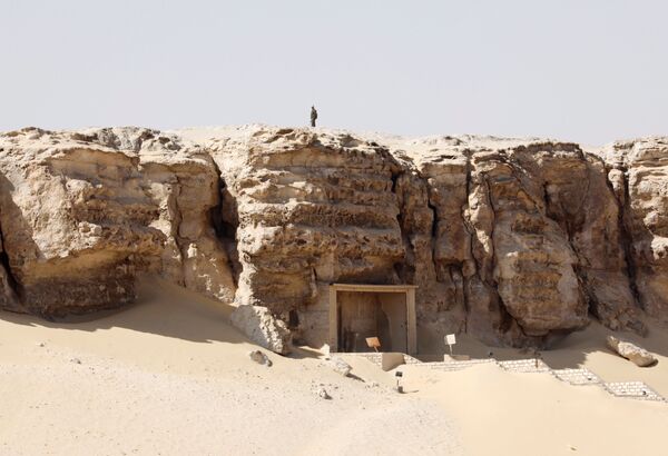 Древнее кладбище, обнаруженное египетскими археологами в районе Туна эль-Габаль - Sputnik Азербайджан