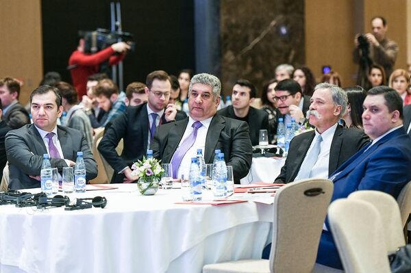 Руководитель Гран-при Азербайджана: привлечем еще больше местных компаний Руководитель Гран-при Азербайджана: привлечем еще больше местных компаний - Sputnik Азербайджан