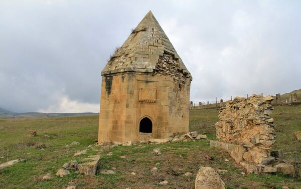 Мавзолейный комплекс в Келехана - Sputnik Азербайджан