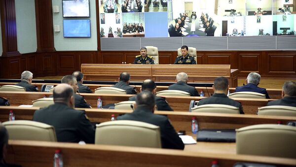 Министр обороны Закир Гасанов провел совещание с участием командующих разными видами войск и начальников управлений ведомства - Sputnik Азербайджан