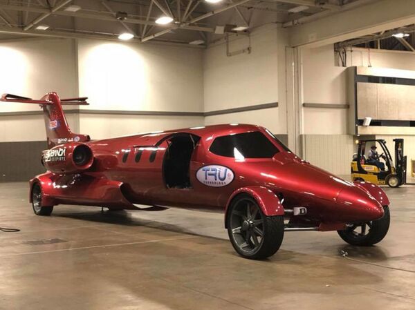 Limo-Jet: автомобиль и самолет Limo-Jet: автомобиль и самолет - Sputnik Азербайджан