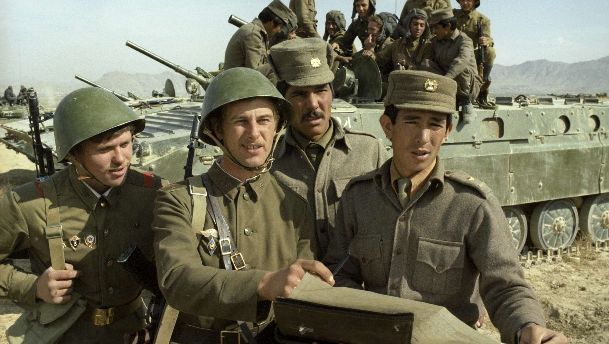 Хотя собранные на границе советские войска. Советская армия в Афганистане. Афганистан в 1979 г. Армия Афганистана 1989.
