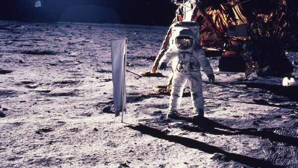 20 июля 1969 года астронавт Эдвин Э. Алдрин-младший идет по поверхности Луны. - Sputnik Azərbaycan