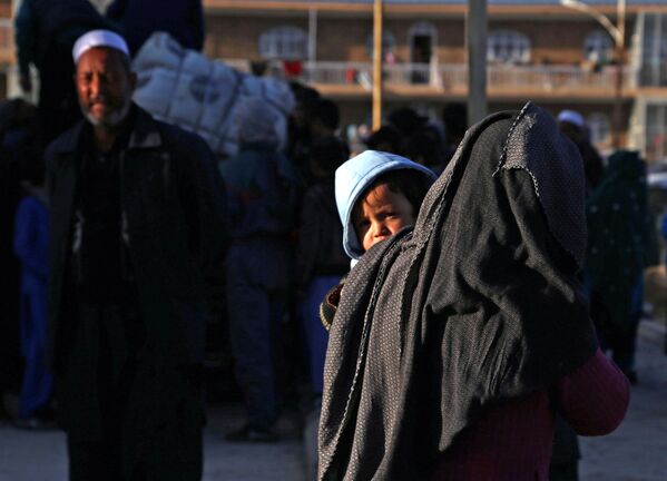 Беженцы из провинции Газни в Афганистане - Sputnik Азербайджан