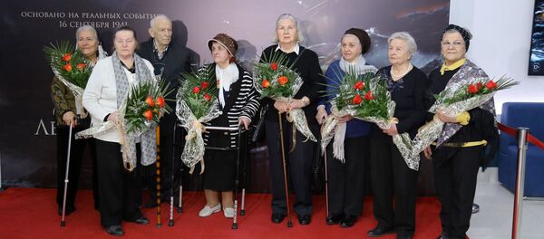 В кинотеатре премиум класса CinemaPlus в Gənclik Mall прошло мероприятие, посвященное 75-летию снятия блокады Ленинграда В кинотеатре премиум класса CinemaPlus в Gənclik Mall прошло мероприятие, посвященное 75-летию снятия блокады Ленинграда - Sputnik Азербайджан