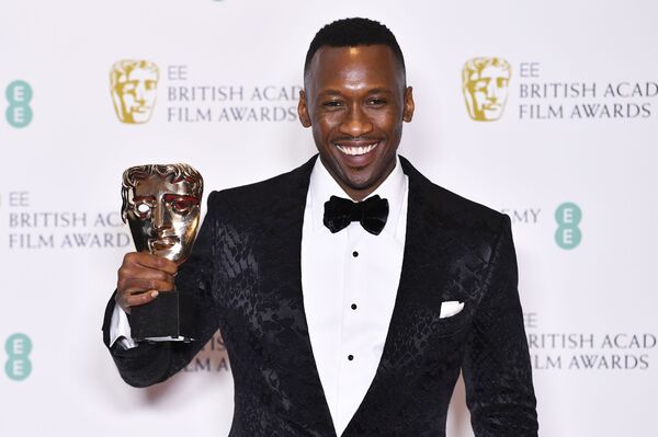 «Фаворитка» Лантимоса взяла семь наград BAFTA «Фаворитка» Лантимоса взяла семь наград BAFTA - Sputnik Азербайджан