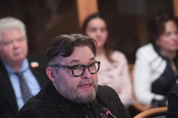 Сдерживает только отсутствие денег: Бюльбюльоглу выступил с инициативой в Госдуме Сдерживает только отсутствие денег: Бюльбюльоглу выступил с инициативой в Госдуме - Sputnik Азербайджан