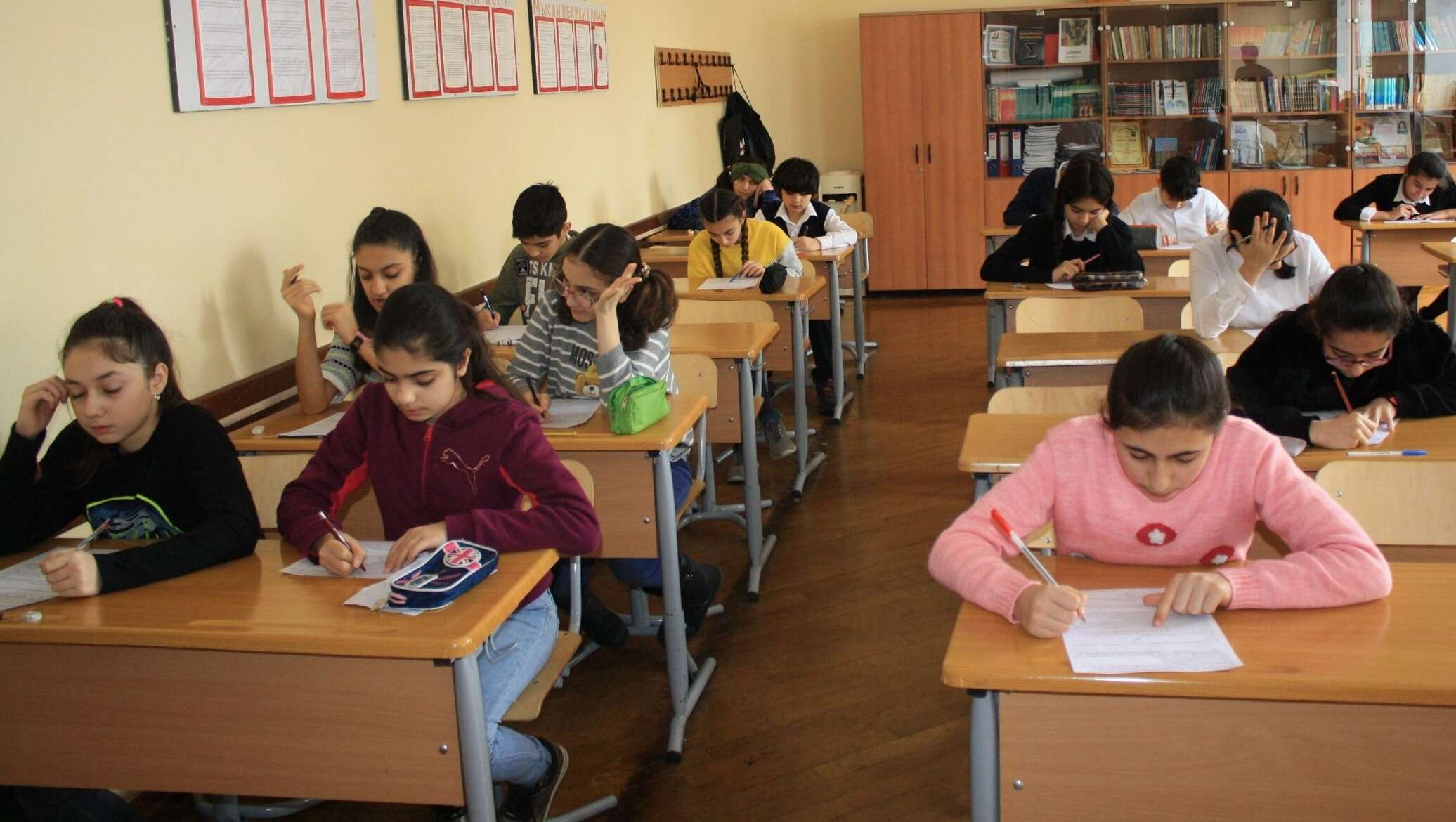 Классическая гимназия Баку. Ученики традиционных школ