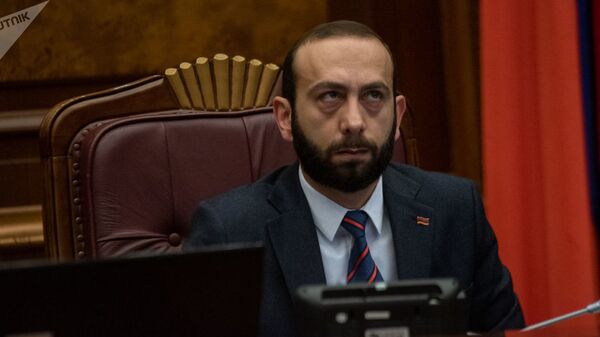 Спикер Национального Собрания Арарат Мирзоян на внеочередном заседании парламента Армении (12 февраля 2019). Еревaн - Sputnik Azərbaycan