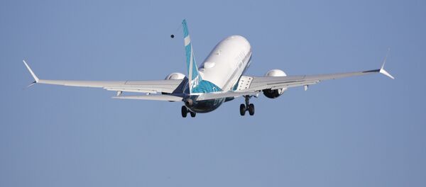 Боинг 737 MAX взлетает на свой первый рейс Боинг 737 MAX взлетает на свой первый рейс - Sputnik Азербайджан
