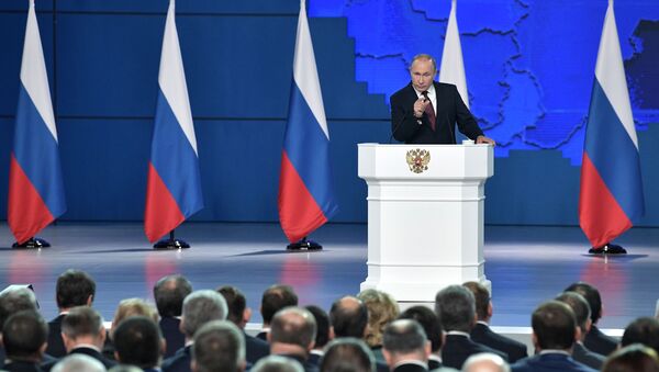Президент РФ Владимир Путин выступает с ежегодным посланием Федеральному Собранию - Sputnik Азербайджан