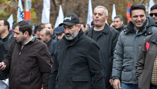Субботнее шествие Никола Пашиняна (24 ноября 2018). Еревaн - Sputnik Azərbaycan