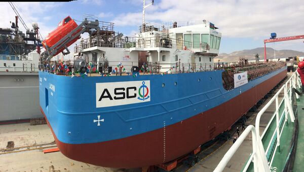В Азербайджане спущен на воду новый танкер Лачин  - Sputnik Азербайджан