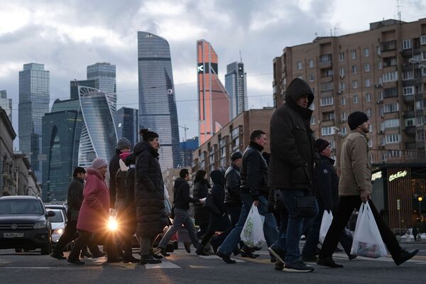 Пешеходный переход на Большой Дорогомиловской улице в Москве - Sputnik Азербайджан