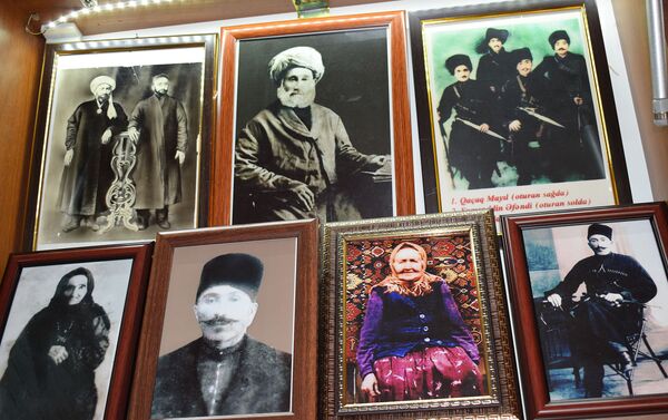 Экспонаты музея находящегося в Белой мечети - Sputnik Азербайджан