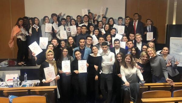 Участники конкурса социально значимых проектов в рамках форума Молодежь Евразии: будущее строим вместе! - Sputnik Азербайджан