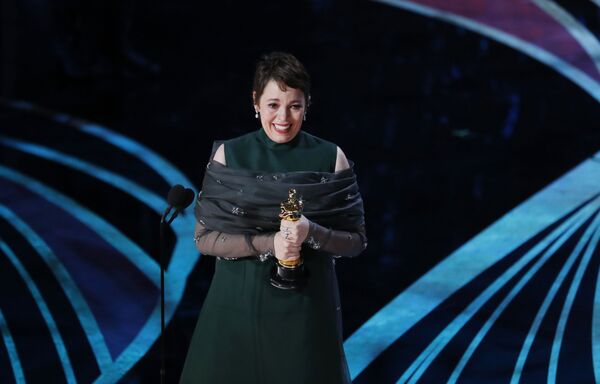 Актриса Оливия Колман с наградой за лучшую женскую роль на церемонии вручения Оскар-2019 - Sputnik Азербайджан