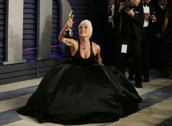 Леди Гага на афтепати Vanity Fair церемонии вручения Оскар-2019 - Sputnik Азербайджан