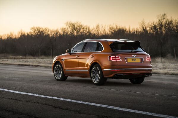 Bentley Bentayga Speed: свирепая роскошь Bentley Bentayga Speed: свирепая роскошь - Sputnik Азербайджан