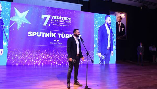 Студенты стамбульского Университета Едитепе назвали Sputnik лучшим новостным сайтом Турции - Sputnik Азербайджан