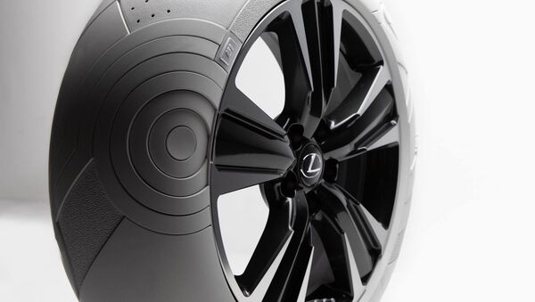 Шины нового кроссовера Lexus напоминающие кроссовки Nike Air Force 1 - Sputnik Азербайджан