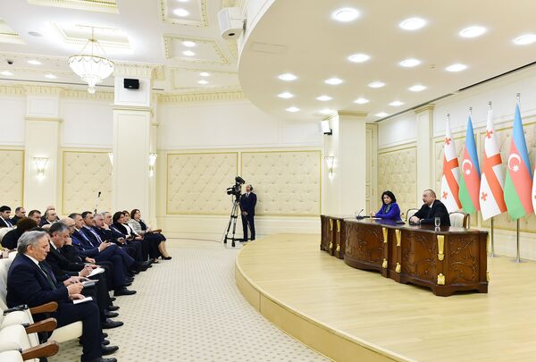 Зурабишвили: мы можем придать толерантности кавказский характер Зурабишвили: мы можем придать толерантности кавказский характер - Sputnik Азербайджан